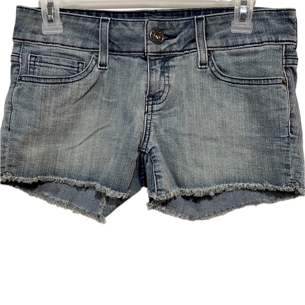 Guess shorts size 28